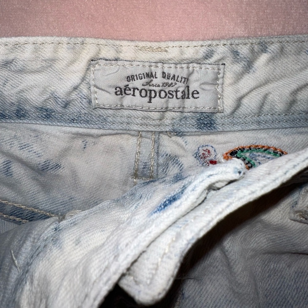 Y2K AÉROPOSTALE EMBROIDERED & FRAYED DISTRESSED DENIM SHORTS · SIZE 5/6 (JR's) - Picture 4 of 9